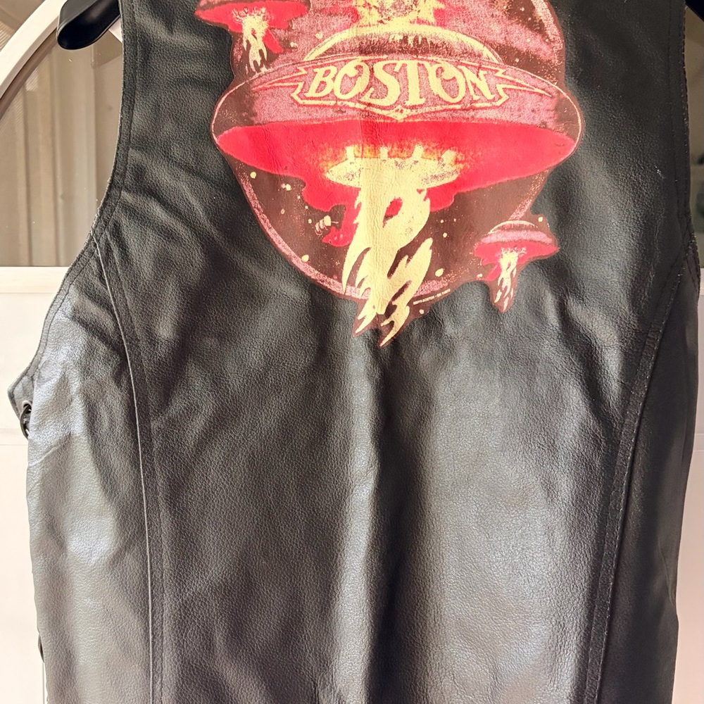 Black Leather Vest with Boston Band Graphic sz medium